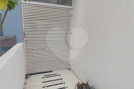 Casa à venda com 2 quartos, sendo 1 suíte, no condomínio Residencial Viva Vida, Cotia - SP