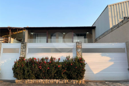 Casa à venda com 4 quartos, sendo 1 suíte, em Campo Grande, Rio de Janeiro, RJ