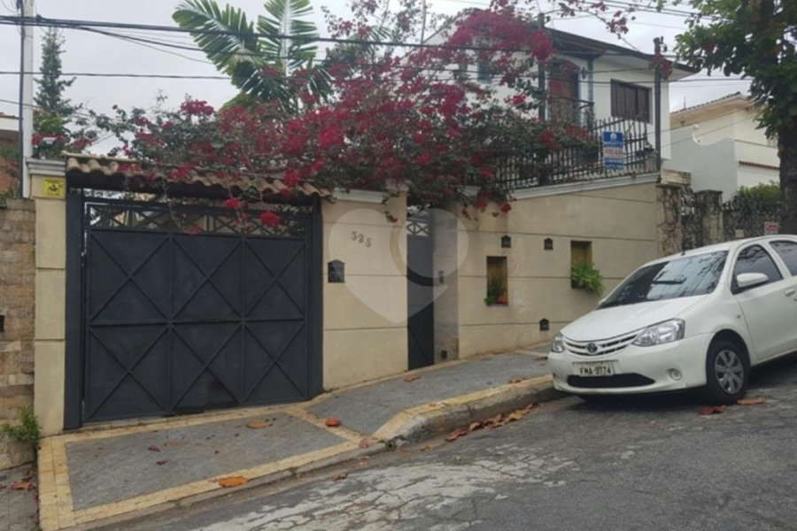 Sobrado à venda com 4 quartos, sendo 2 suítes, em Santana, São Paulo, SP