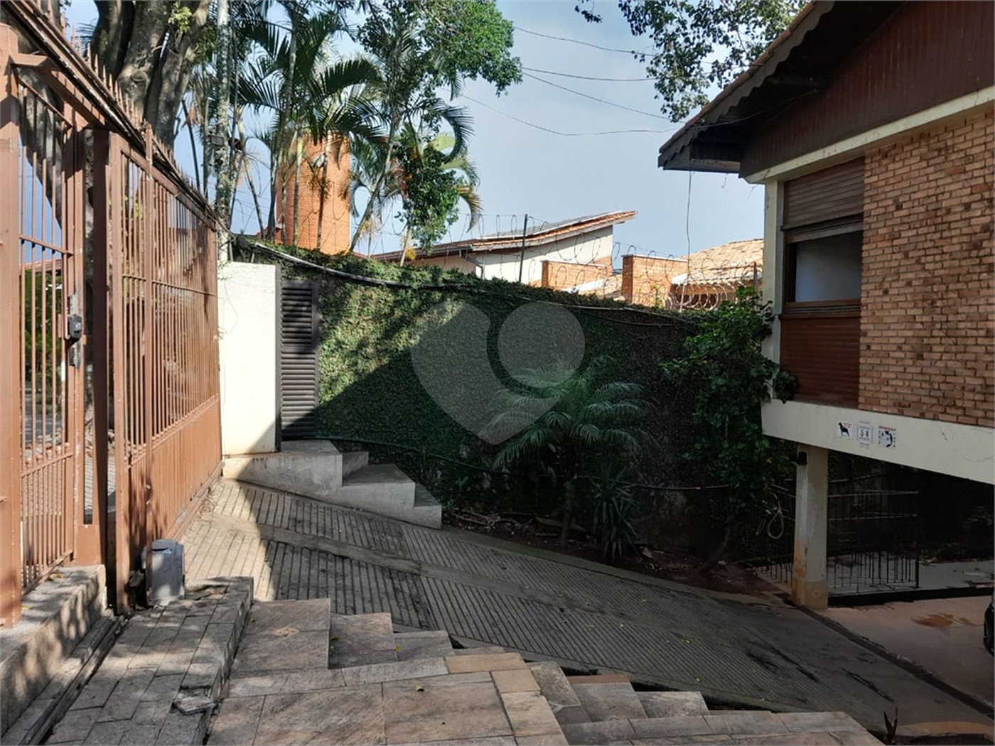 Sobrado à venda com 6 quartos, sendo 3 suítes, em Rolinópolis, São Paulo, SP