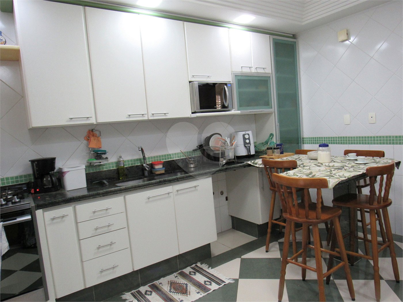 Sobrado à venda com 4 quartos, sendo 2 suítes, em Tremembé, São Paulo, SP