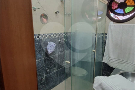 Casa à venda com 4 quartos, sendo 2 suítes, no condomínio Aruã Eco Park, Mogi das Cruzes - SP