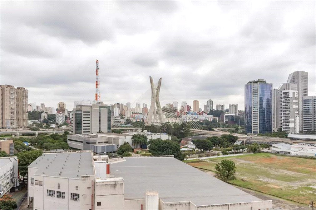 Apartamento à venda com 2 suítes em Vila Cordeiro, São Paulo, SP