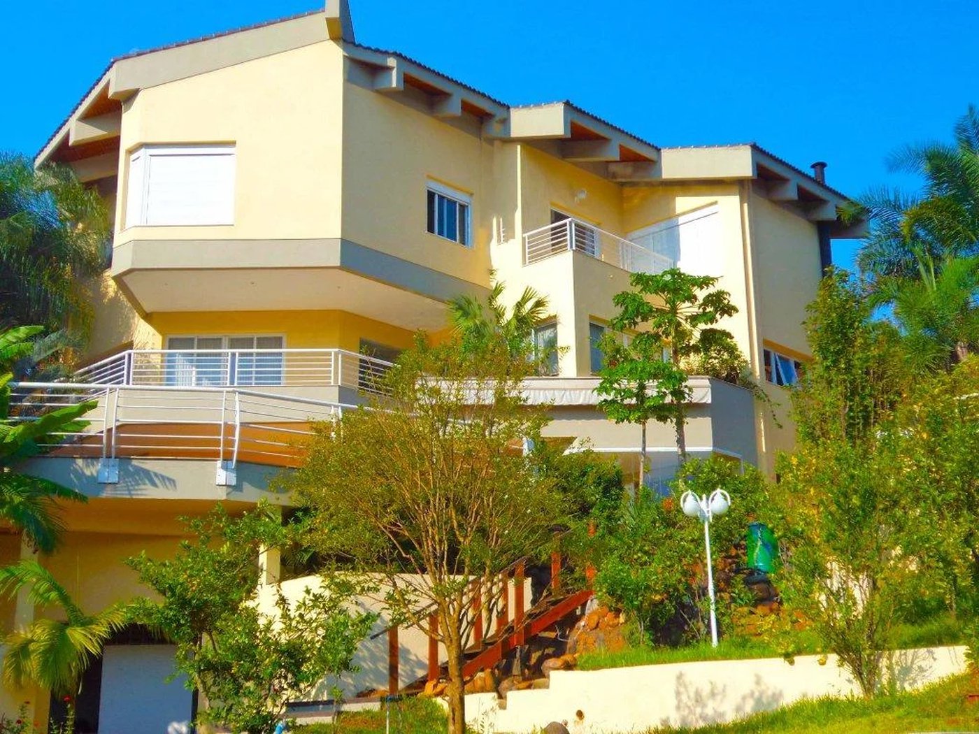 Casa à venda com 5 suítes em Jardim Leonor, São Paulo, SP