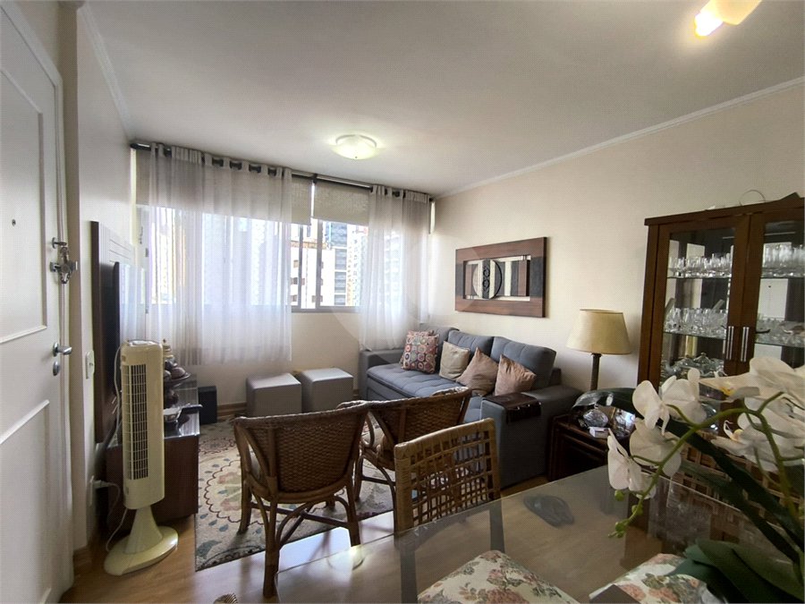 Apartamento à venda com 2 quartos, sendo 1 suíte,  em Pinheiros, São Paulo, SP