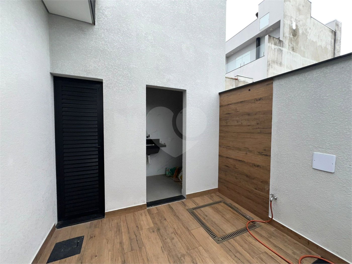 Casa à venda com 3 quartos, sendo 1 suíte, no condomínio Horto Florestal Villagio, Sorocaba - SP