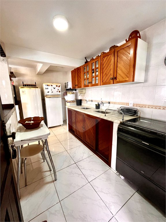 Casa à venda com 6 quartos, sendo 5 suítes,  em Alto de Búzios, Armação dos Búzios, RJ