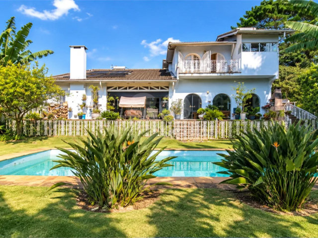 Casa à venda com 5 quartos, sendo 4 suítes,  em Interlagos, São Paulo, SP