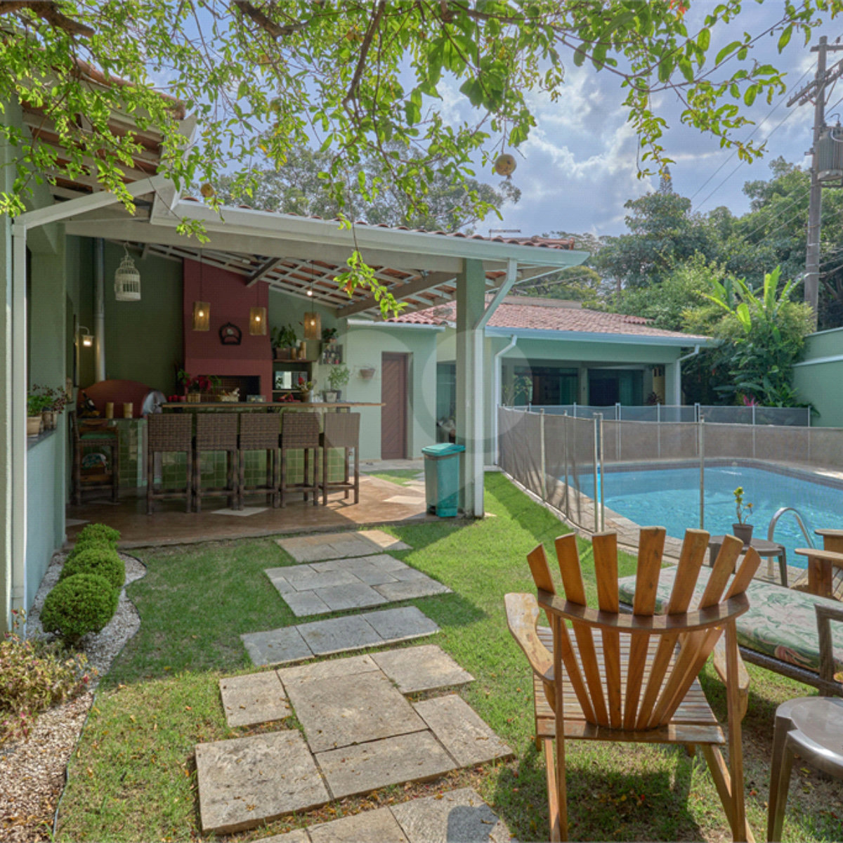 Casa Térrea à venda com 3 suítes em Granja Julieta, São Paulo, SP