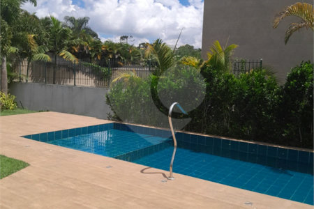 Casa à venda com 3 suítes em Moinho Velho, Cotia, SP