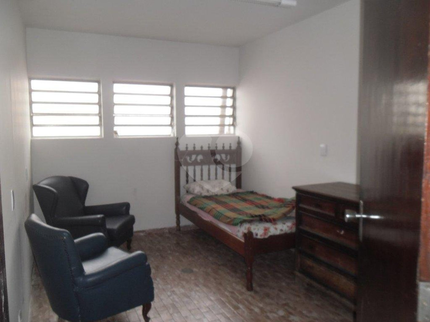 Sobrado à venda com 8 quartos, sendo 2 suítes, em Campo Belo, São Paulo, SP