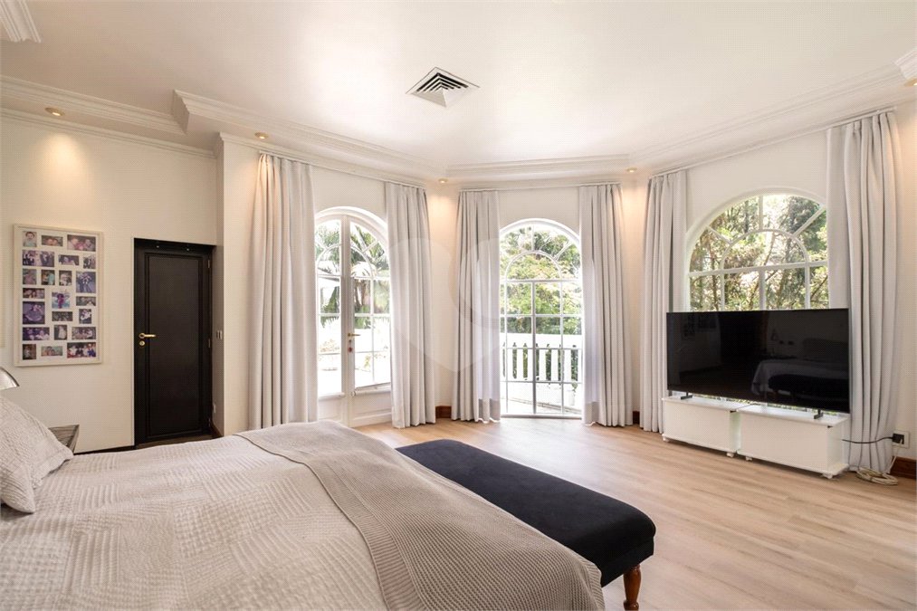 Casa à venda com 5 suítes no condomínio Chácara Flora, São Paulo - SP