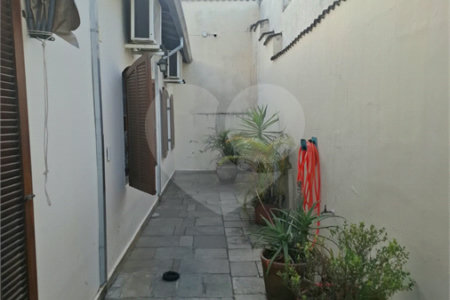 Casa à venda com 3 quartos, sendo 1 suíte,  em Vila Santa Helena, Mogi das Cruzes, SP