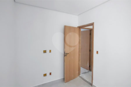 Sobrado à venda com 3 quartos, sendo 1 suíte, em Vila Granada, São Paulo, SP