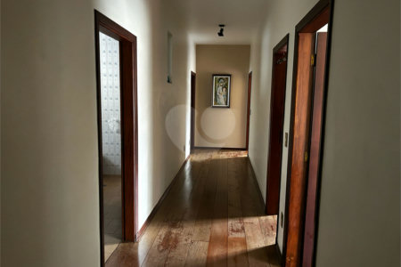 Casa à venda com 4 quartos, sendo 2 suítes, em Vila Aparecida, Itapetininga, SP