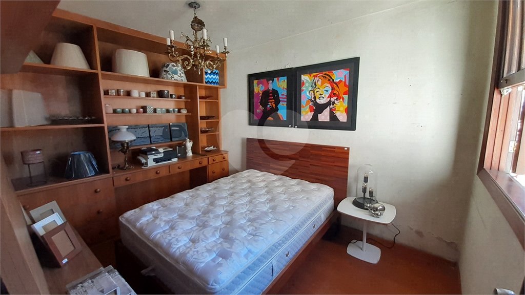 Casa à venda com 3 quartos, sendo 1 suíte, em Alto da Boa Vista, São Paulo, SP