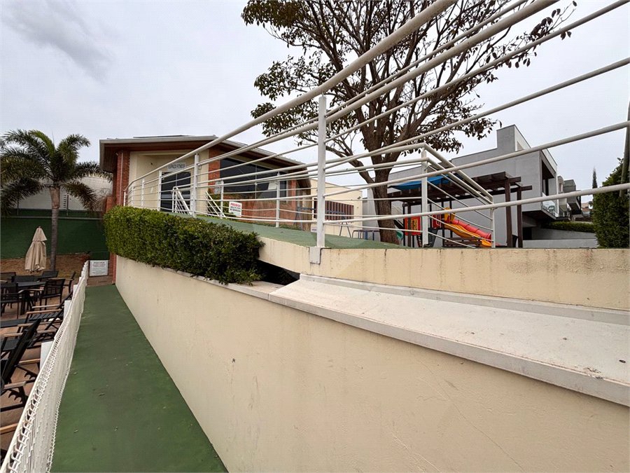 Casa à venda com 3 suítes no condomínio Residencial Maria Dulce, Indaiatuba - SP