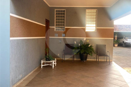 Casa Térrea à venda com 3 quartos, sendo 1 suíte, em Jardim Maria Luiza, Araraquara, SP
