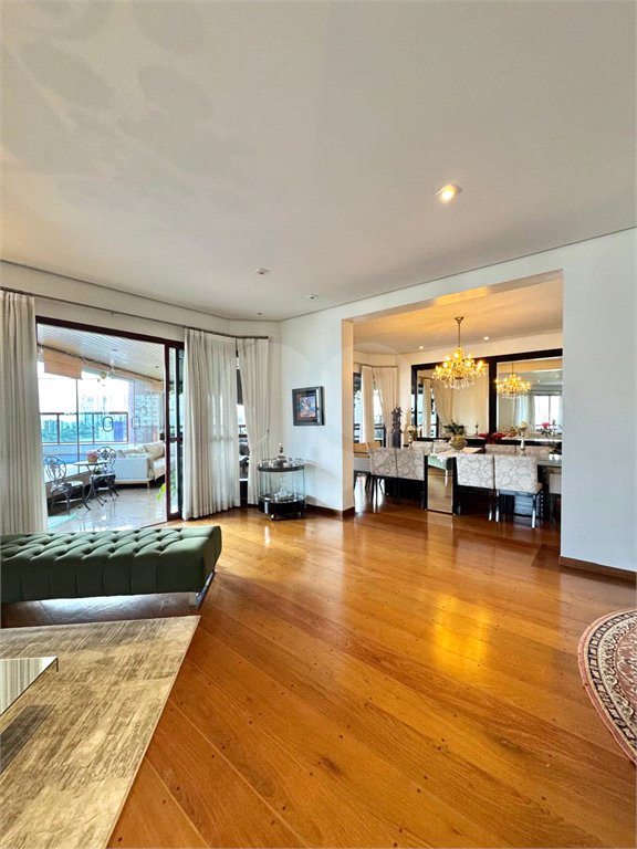 Apartamento à venda com 4 suítes em Vila Suzana, São Paulo, SP