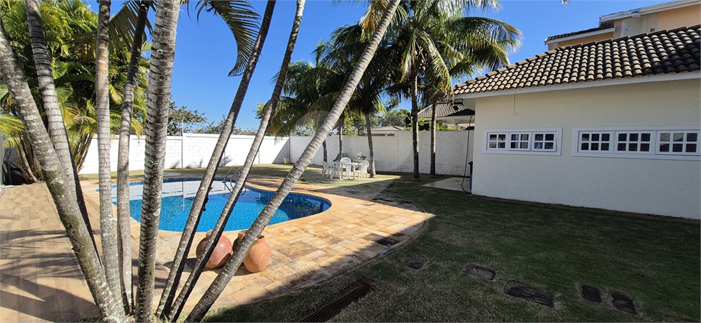 Casa à venda ou para alugar com 3 suítes no condomínio Jardim Theodora, Itu - SP