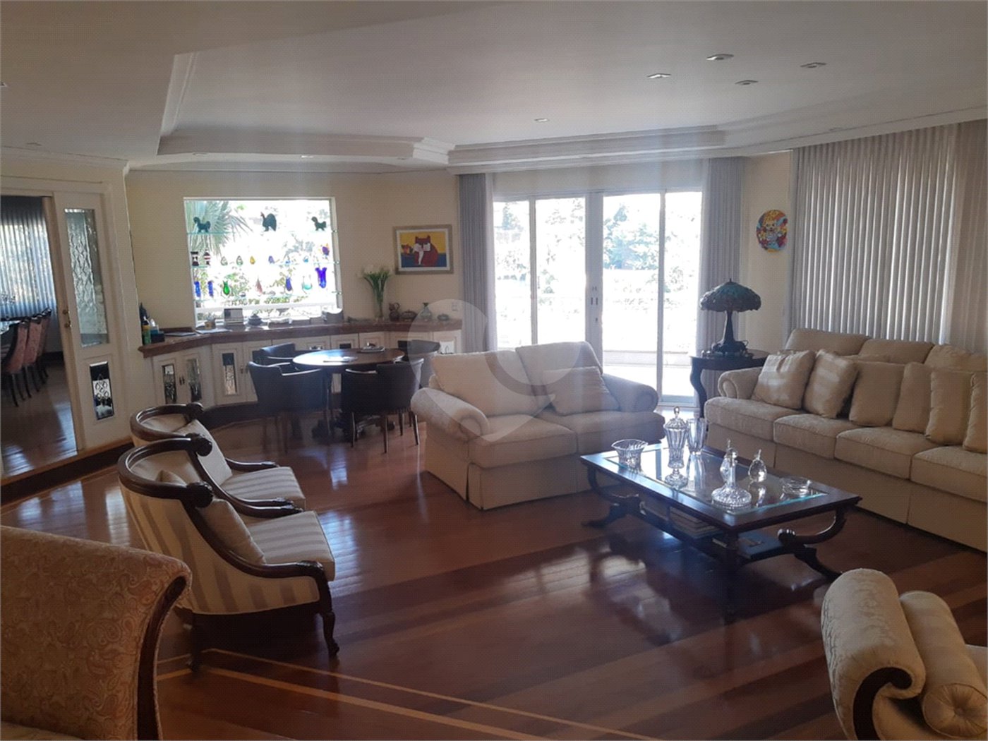 Casa à venda com 5 suítes em Jardim Leonor, São Paulo, SP