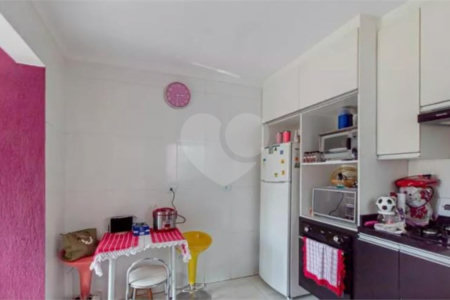 Casa à venda com 2 suítes no condomínio Residencial Flor de Lis, São Paulo - SP