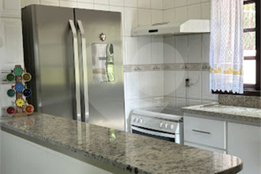 Casa à venda com 3 quartos, sendo 2 suítes, no condomínio Loteamento Haras El Passo, Mairiporã - SP