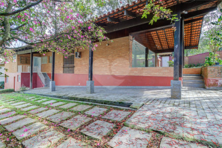 Casa Térrea à venda ou para alugar com 5 quartos, sendo 1 suíte, em Jardim Marajoara, São Paulo, SP