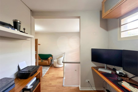 Casa à venda com 3 quartos, sendo 1 suíte,  no condomínio Barão do Triunfo, São Paulo - SP