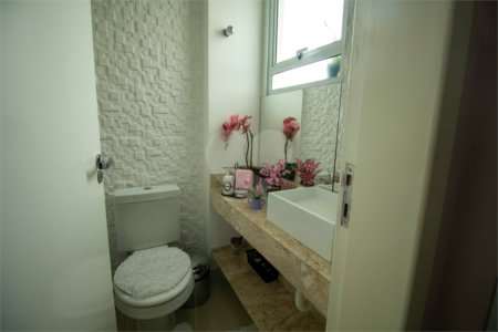 Casa à venda com 3 quartos, sendo 1 suíte, no condomínio Village Christian, São Roque - SP