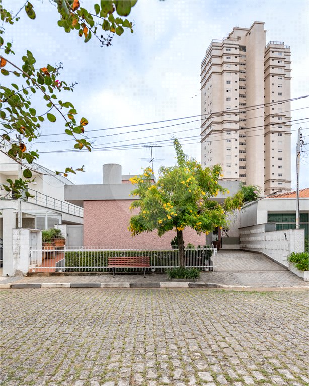 Casa Térrea à venda com 7 quartos, sendo 1 suíte, em Santana, São Paulo, SP