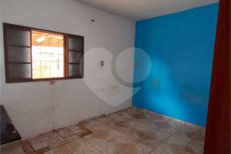 Casa à venda com 2 quartos em Vila Mazzei, Itapetininga, SP
