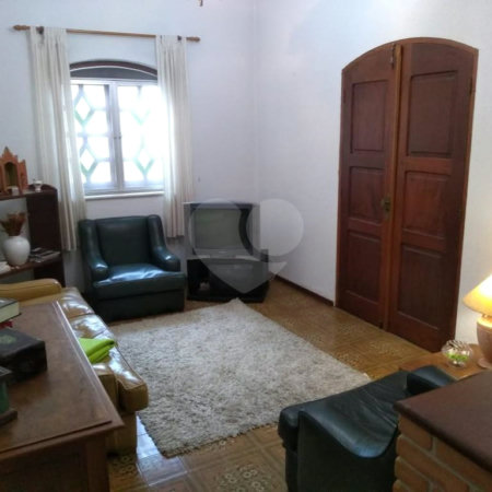 Casa à venda com 3 quartos, sendo 1 suíte, no Centro, Vinhedo, SP