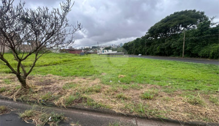 Terreno à venda em Jardim Santa Júlia, São Carlos, SP