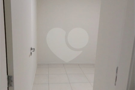 Apartamento no Condomínio Monte Olimpo.