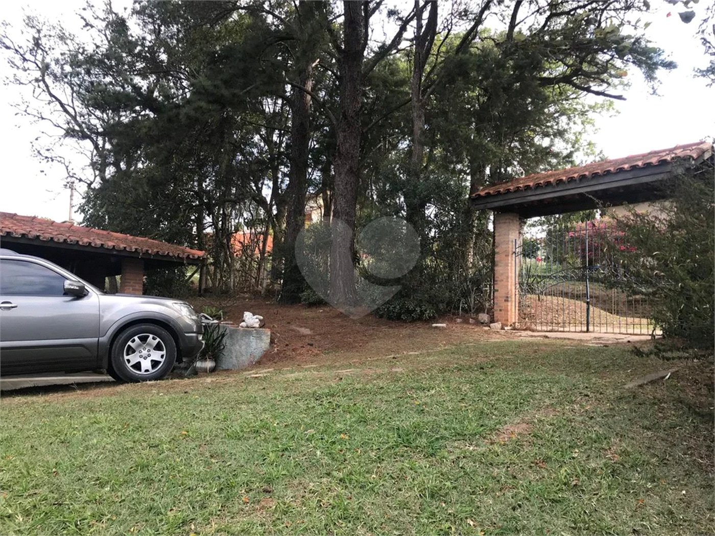 Chácara à venda com 4 quartos, sendo 1 suíte,  em Monterrey, Louveira, SP