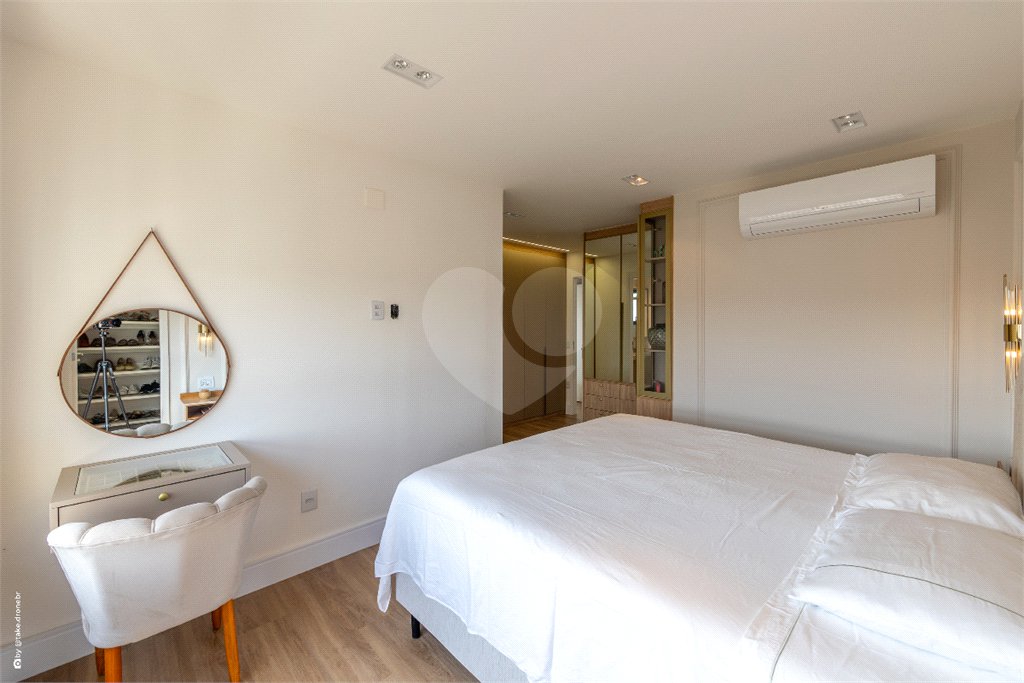 Apartamento à venda com 4 quartos, sendo 2 suítes, em Campo Belo, São Paulo, SP