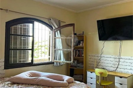 Sobrado à venda com 3 quartos, sendo 1 suíte,  em Parque Ipê, São Paulo, SP