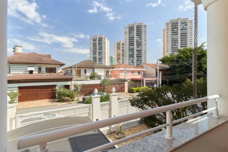 Sobrado à venda com 4 quartos, sendo 3 suítes, em City Campo Grande, São Paulo, SP