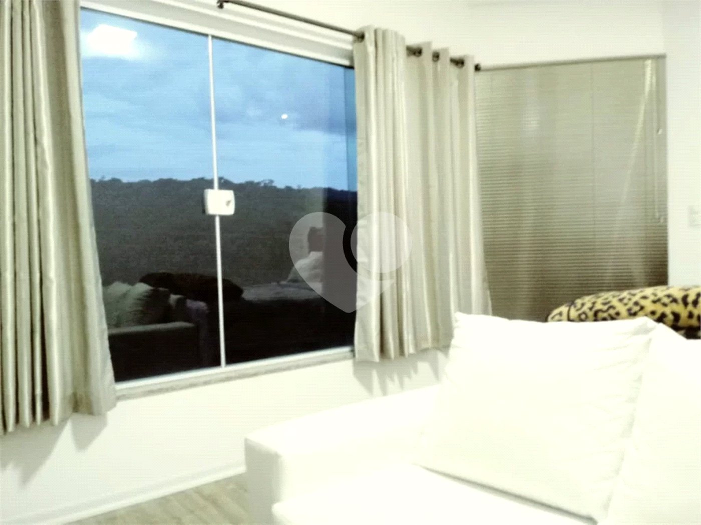 Casa à venda com 5 suítes no condomínio Suíça da Cantareira, Mairiporã - SP