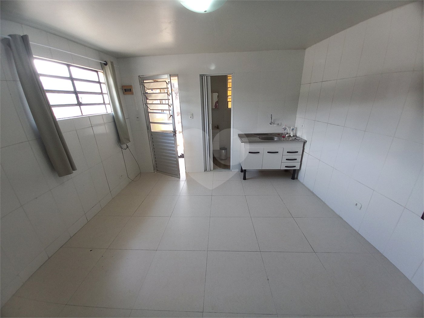 Casa à venda com 5 quartos, sendo 1 suíte, em Jardim Novo Taboão, São Paulo, SP