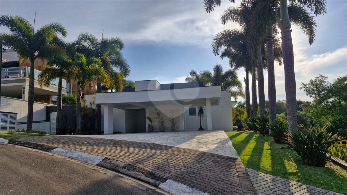Casa à venda ou para alugar com 5 quartos, sendo 4 suítes, no condomínio Shamballa II, Atibaia - SP
