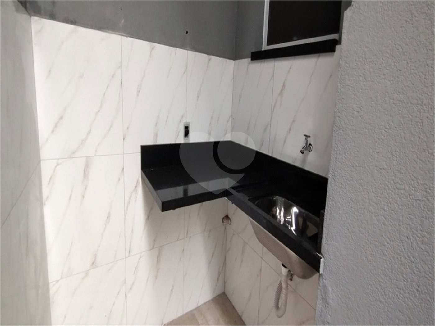 Casa à venda com 3 quartos, sendo 1 suíte, no condomínio Rio das Pedras, Salto - SP
