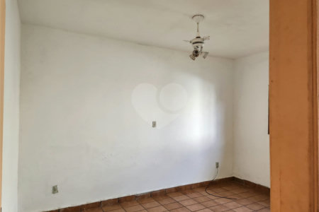Casa à venda com 2 quartos no Centro, Araraquara, SP