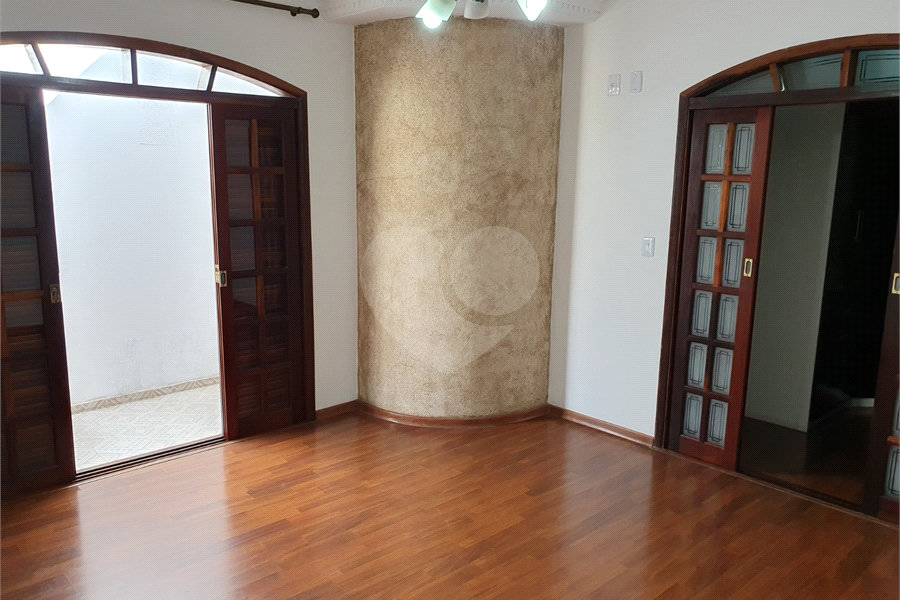 Casa à venda com 4 quartos, sendo 1 suíte, em Santana, São Paulo, SP