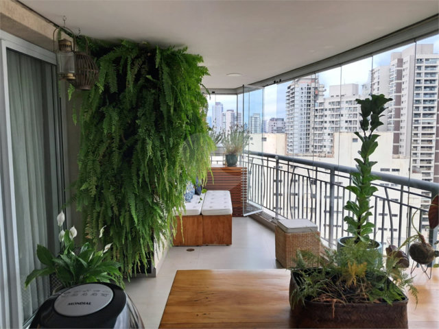 Apartamento à venda com 3 quartos, sendo 1 suíte,  em Chácara Santo Antônio, São Paulo, SP