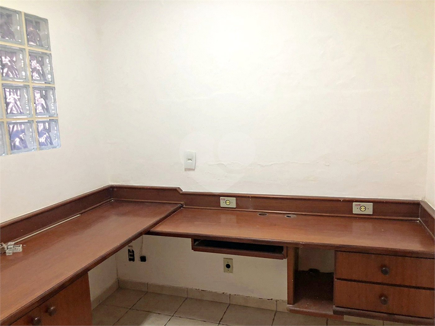 Casa à venda com 4 quartos, sendo 2 suítes, no condomínio Estância Marambaia, Vinhedo - SP