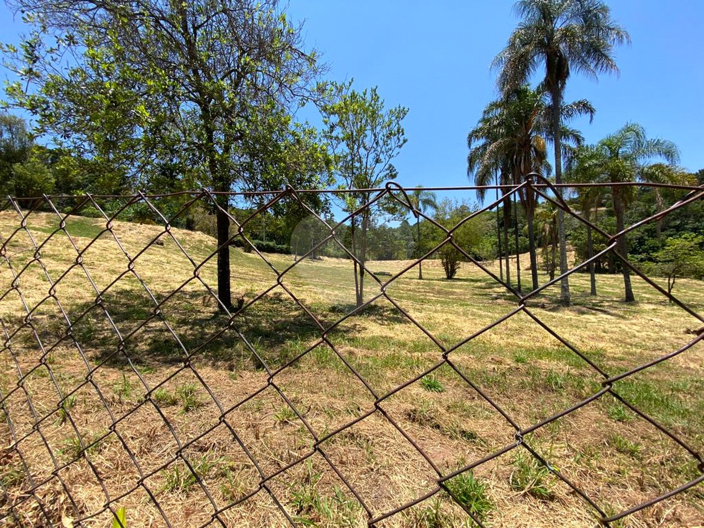 Terreno à venda no condomínio Vale da Santa Fé, Vinhedo - SP