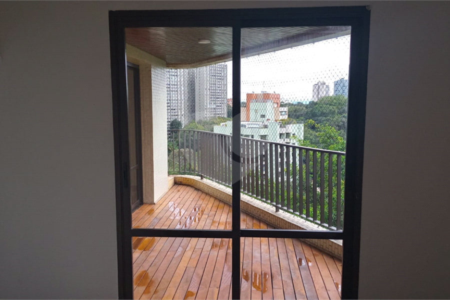 Apartamento à venda com 4 quartos, sendo 2 suítes, em Morumbi, São Paulo, SP