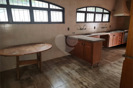 Sobrado à venda ou para alugar com 4 quartos, sendo 2 suítes, no Centro, Araraquara, SP